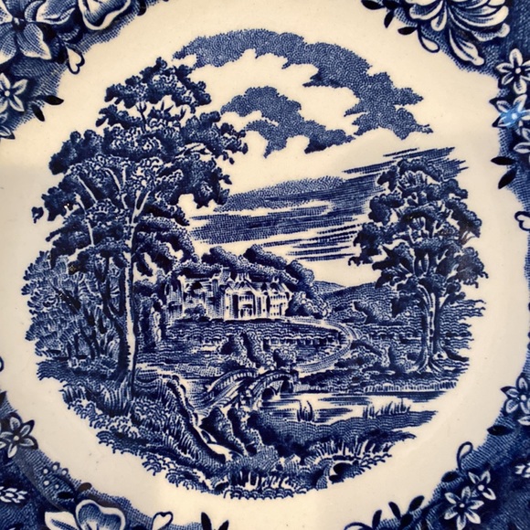Old Castle Pattern Plate - Picture 2 of 3